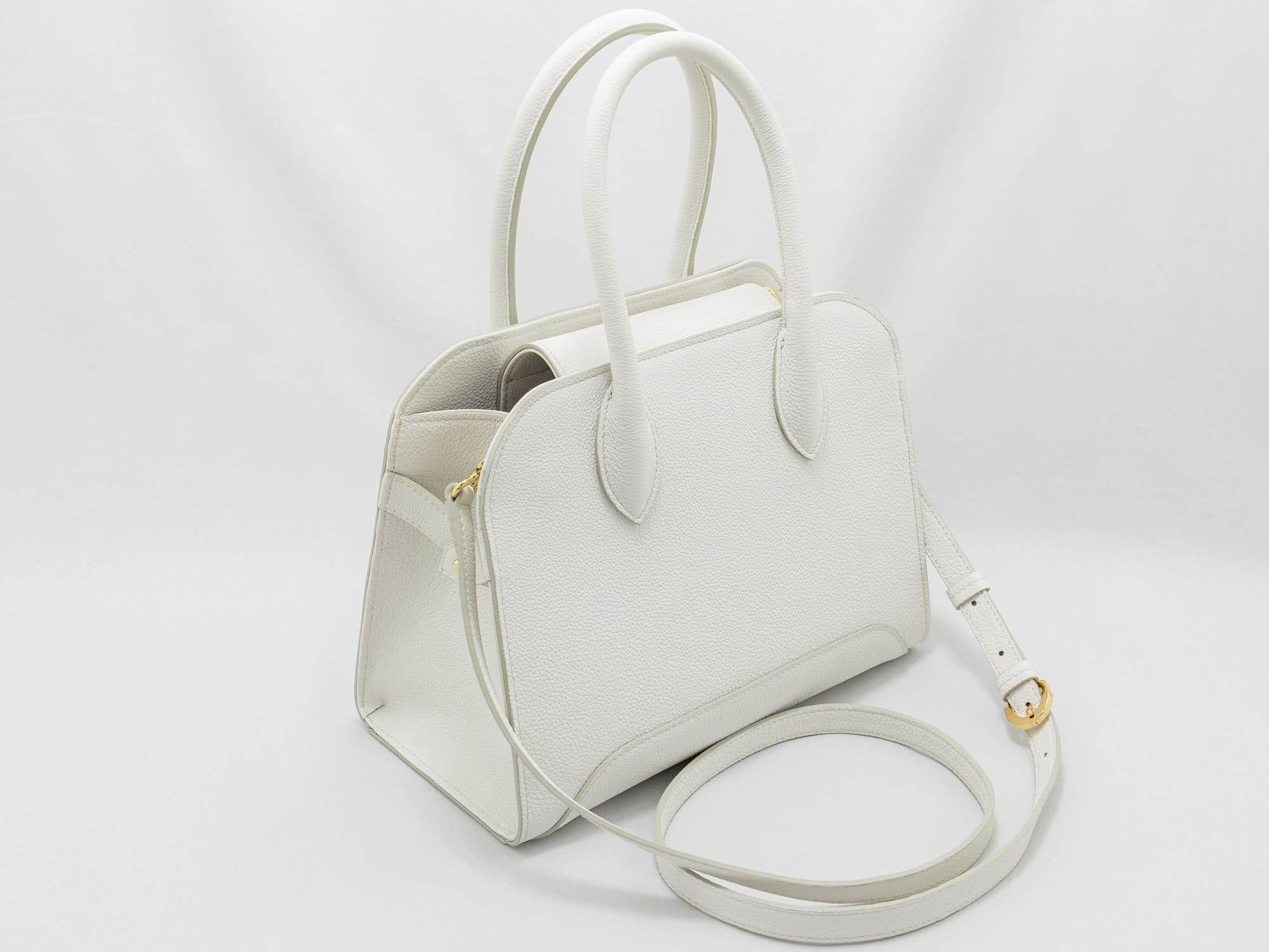 TULIPANIの魅力 ｜日本製の本革バッグ・財布｜NAGATANI（ナガタニ