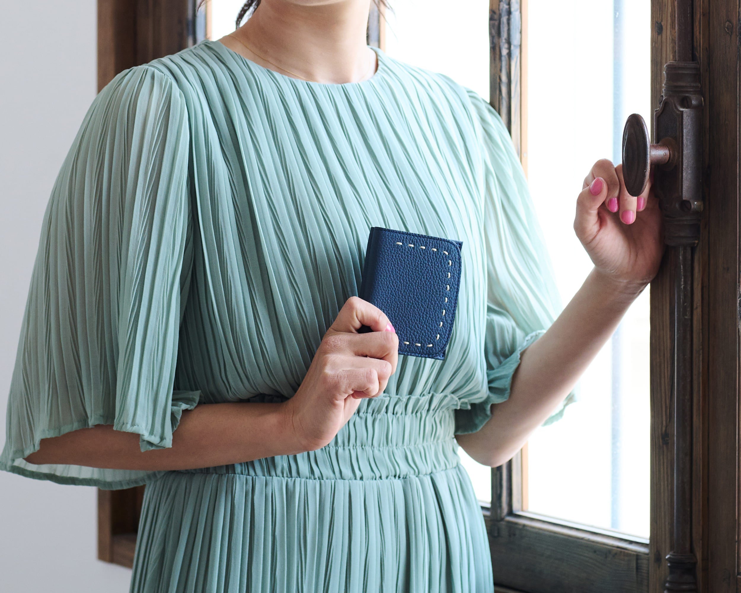 【美品】NAGATANI　ナガタニ　キューブバッグ　本革　高級　ブルー 美品】NAGATANI ナガタニ キューブバッグ 本革 高級 ブルー About