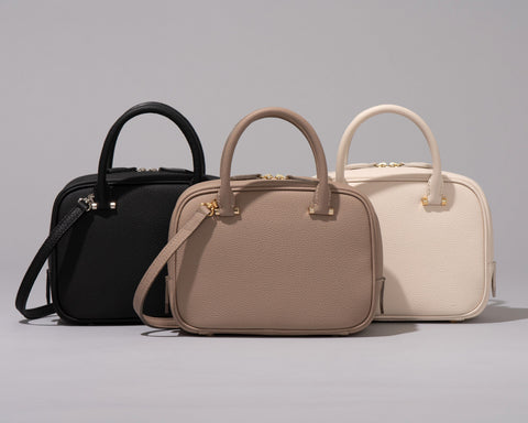 シンプルで使いやすいスクエアバッグ