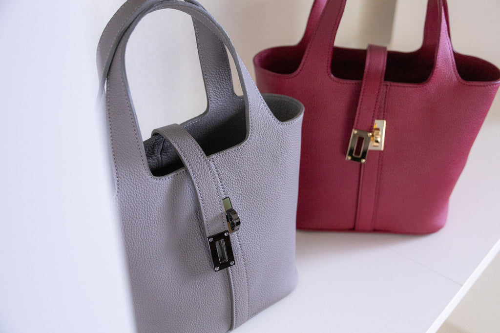 コロンとしたフォルムを活かしたフェミニンなバッグ ｜日本製の本革