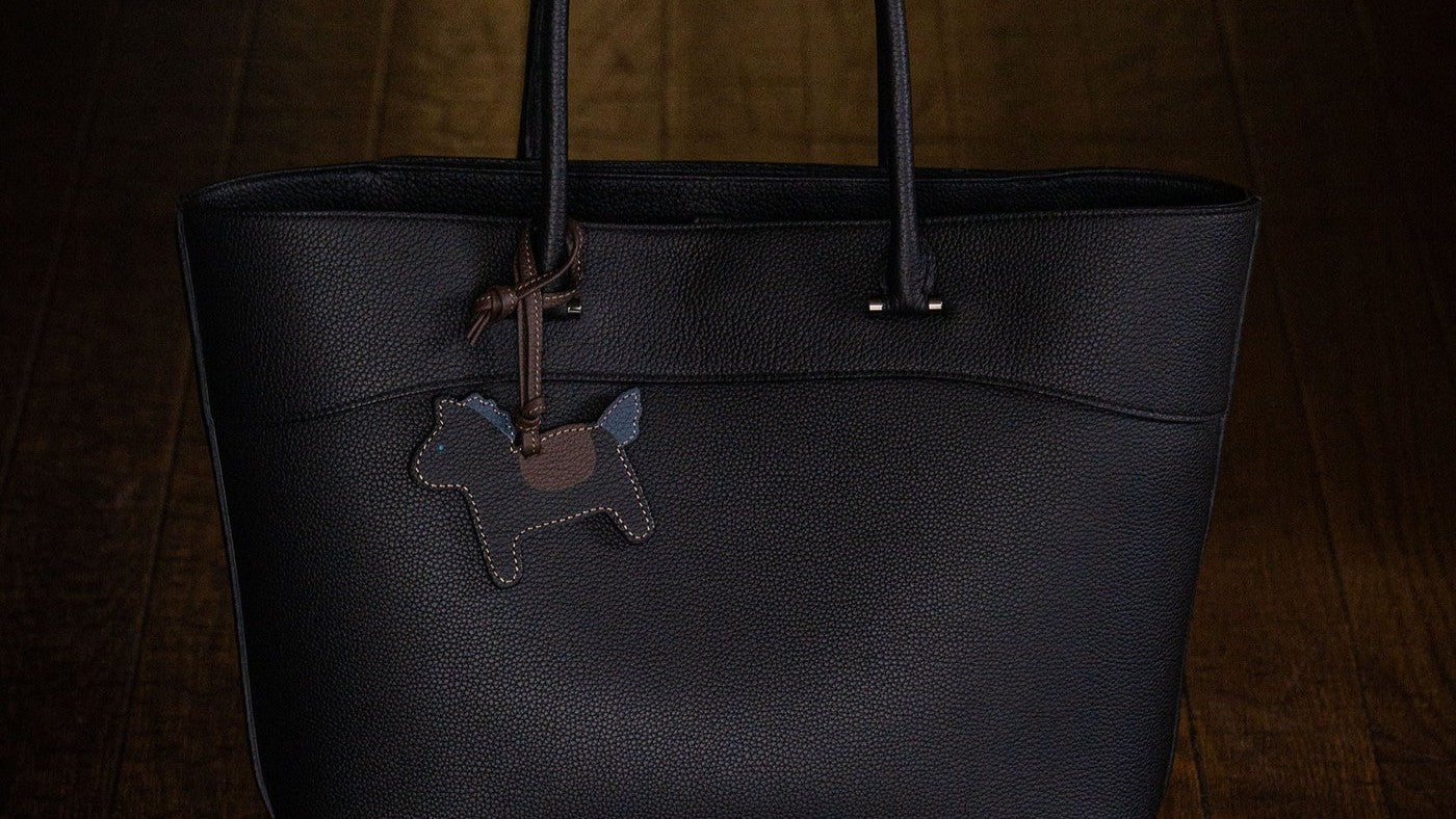 [Limited to April and May] Receive a matching bag charm as a gift