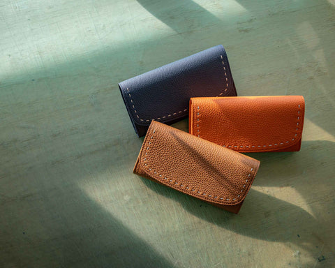 かぶせ式長財布”LILY”の魅力