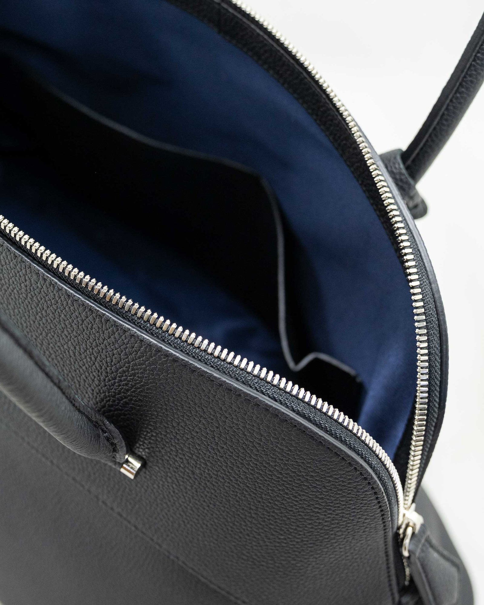 ELSA [BLACK] ｜日本製の本革バッグ・財布｜NAGATANI（ナガタニ）公式