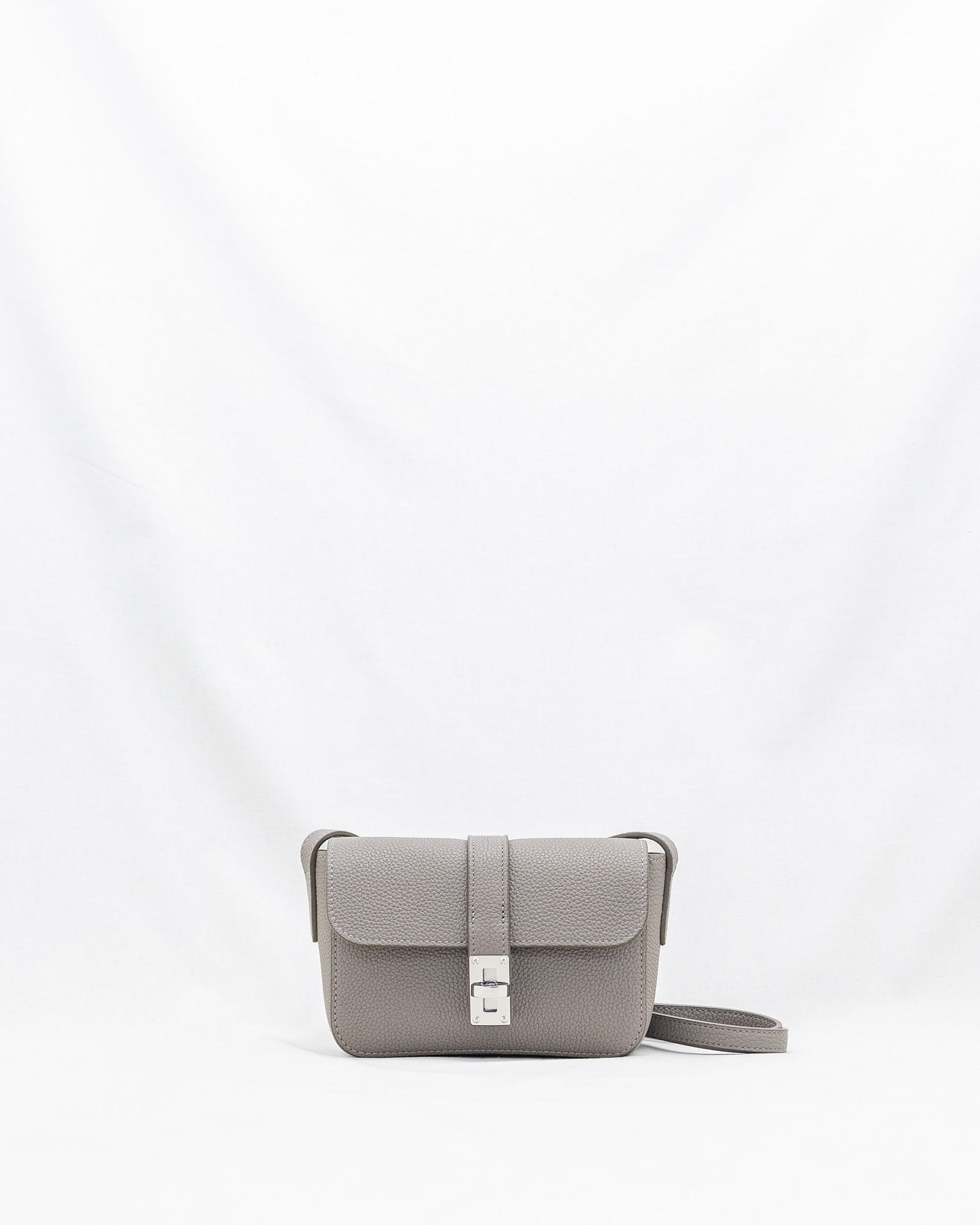 jolie_2000x2500_griscosmos_1_1