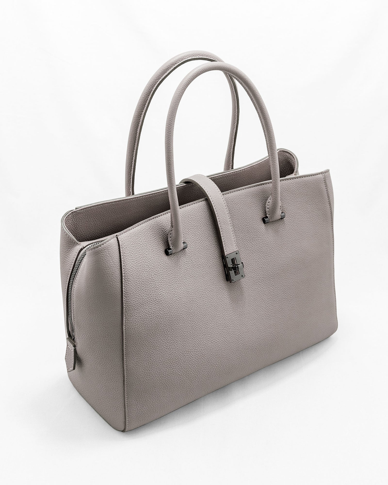 【美品】NAGATANI　ナガタニ　キューブバッグ　本革　高級　ライトグレー MARGARET [GRIS COSMOS] ｜日本製の本革バッグ・財布｜NAGATANI