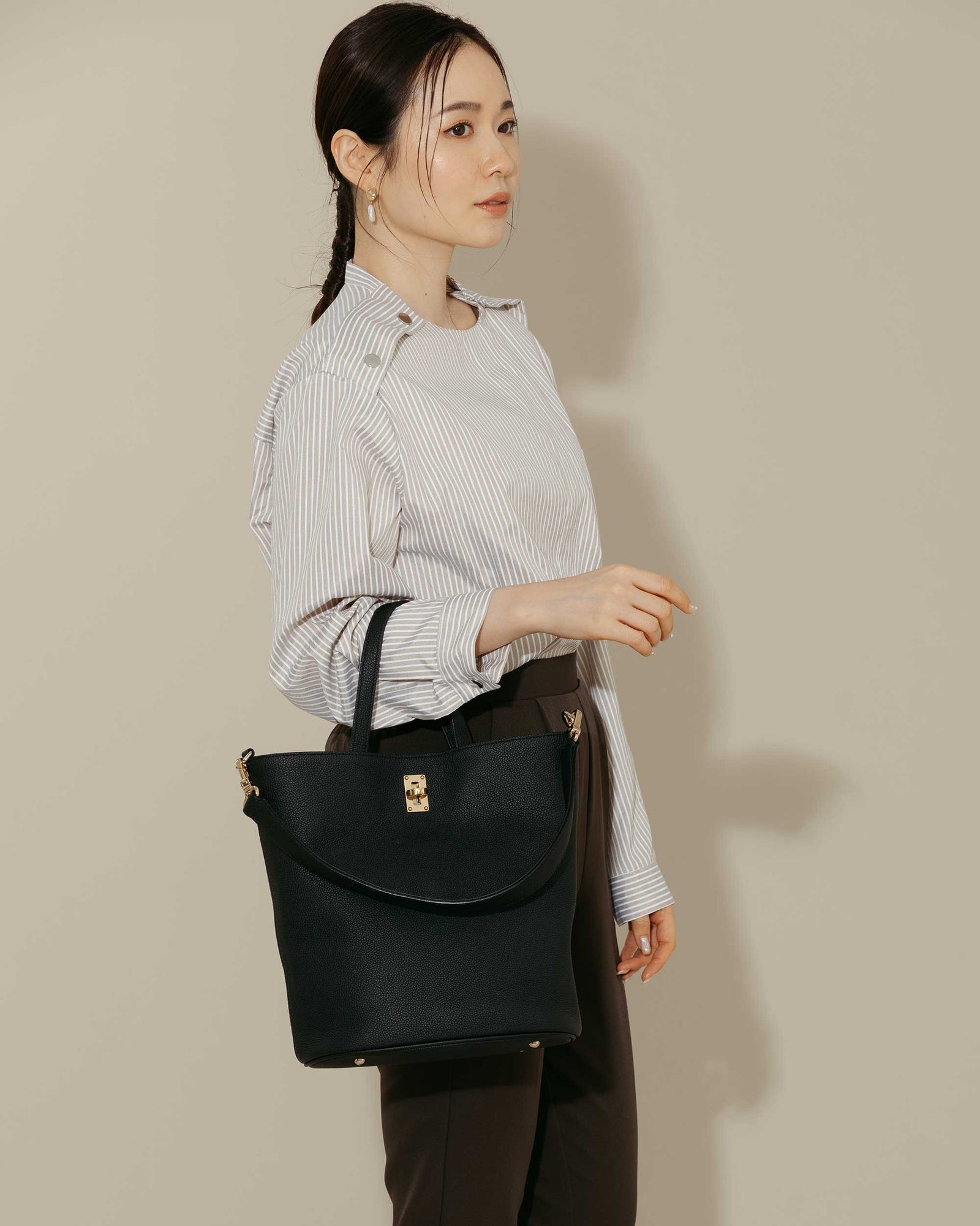 pippa_2000x2500_bk_model_2_160