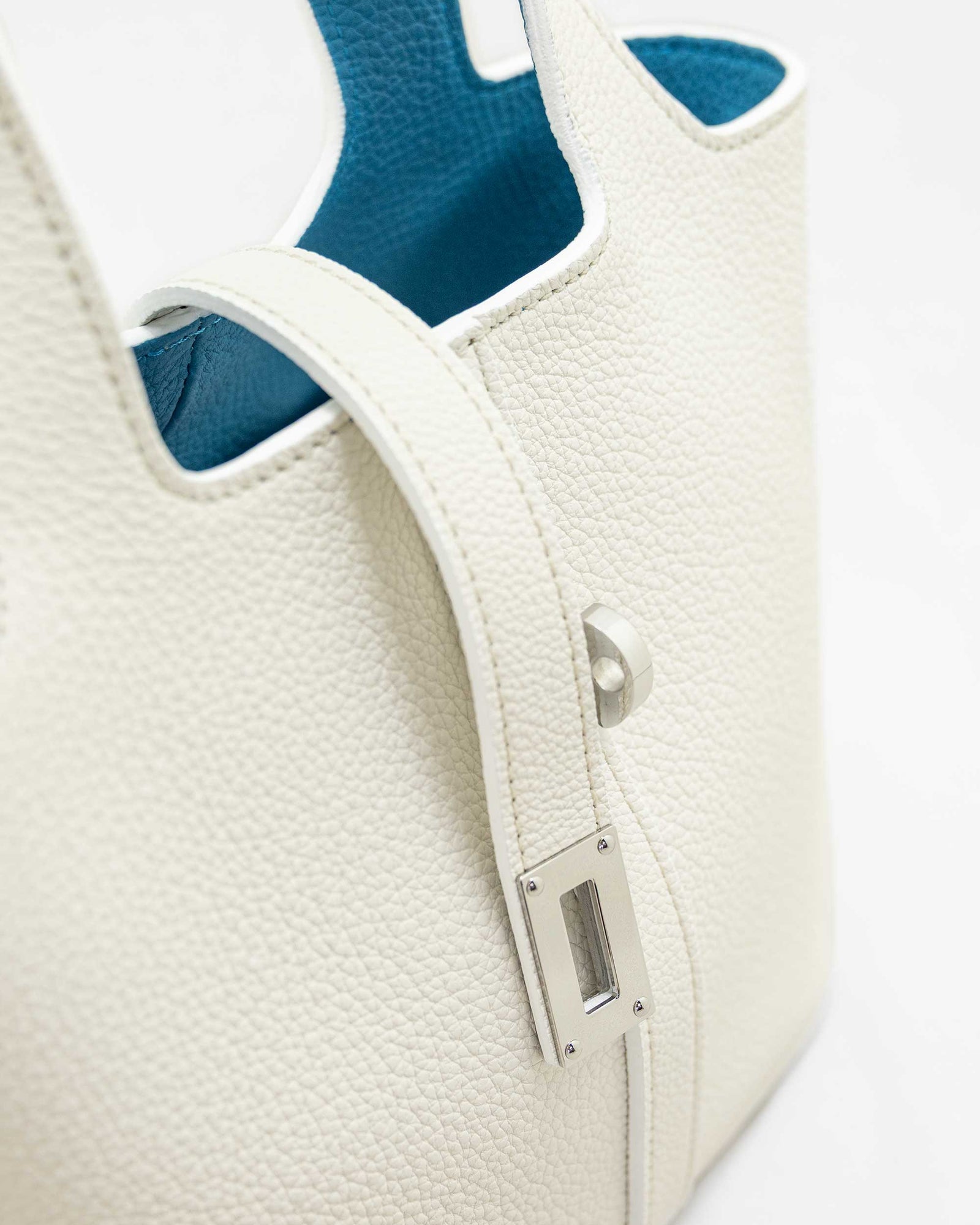 RINA [WHITE × CYAN] ｜日本製の本革バッグ・財布｜NAGATANI