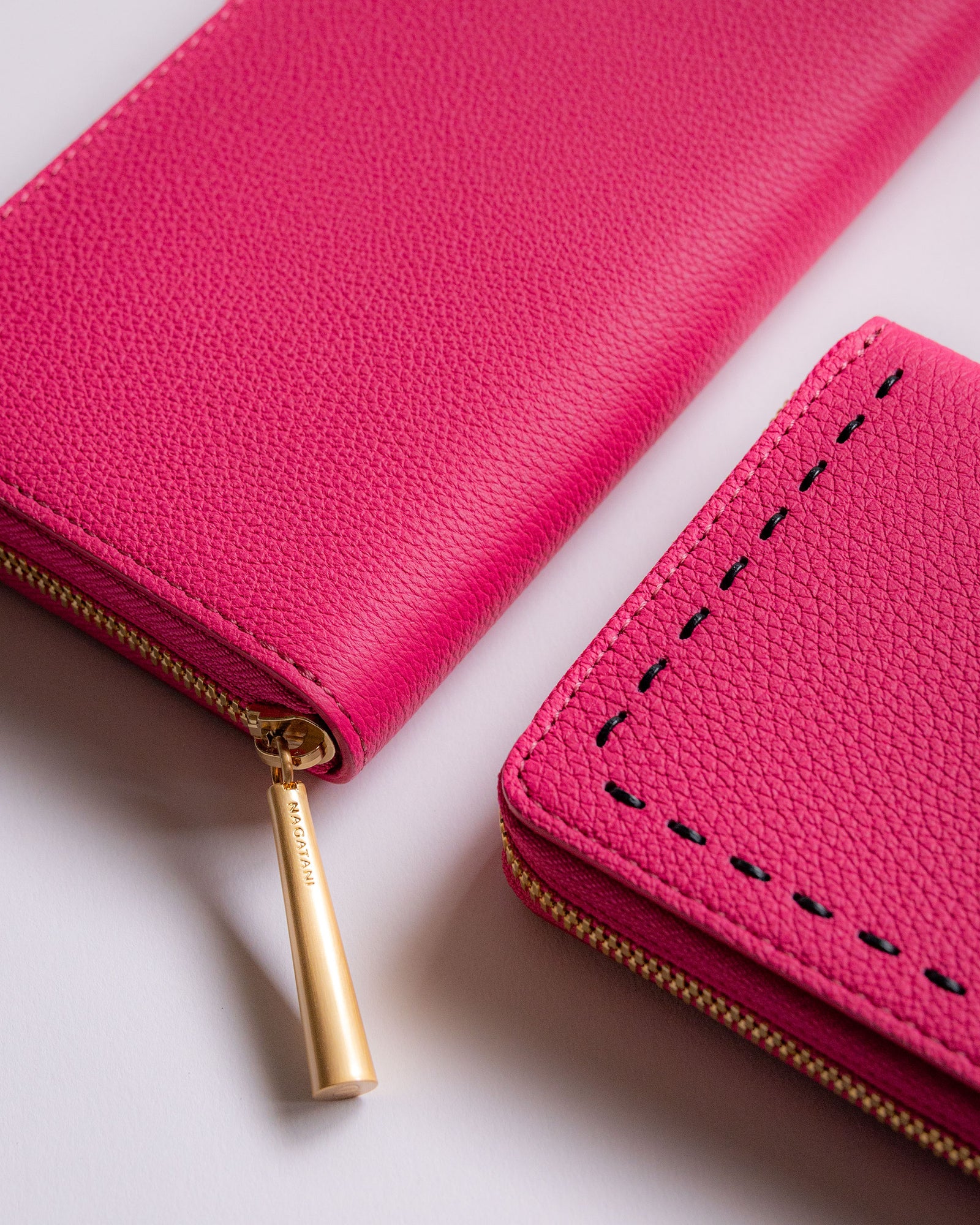 SAHO [ROYAL PINK×BLACK] ｜日本製の本革バッグ・財布｜NAGATANI 