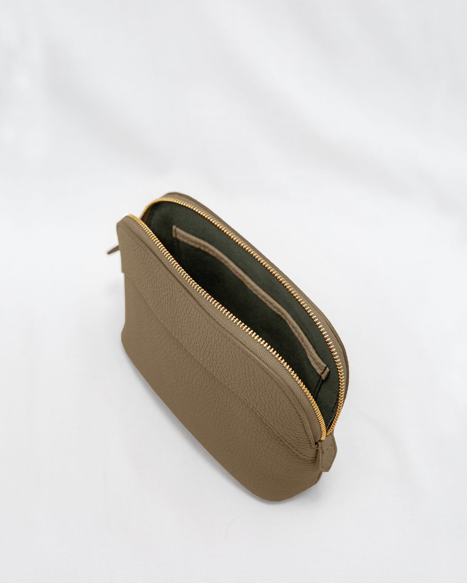 EMMA POUCH [OAK] ｜日本製の本革バッグ・財布｜NAGATANI（ナガタニ）公式オンラインショップ