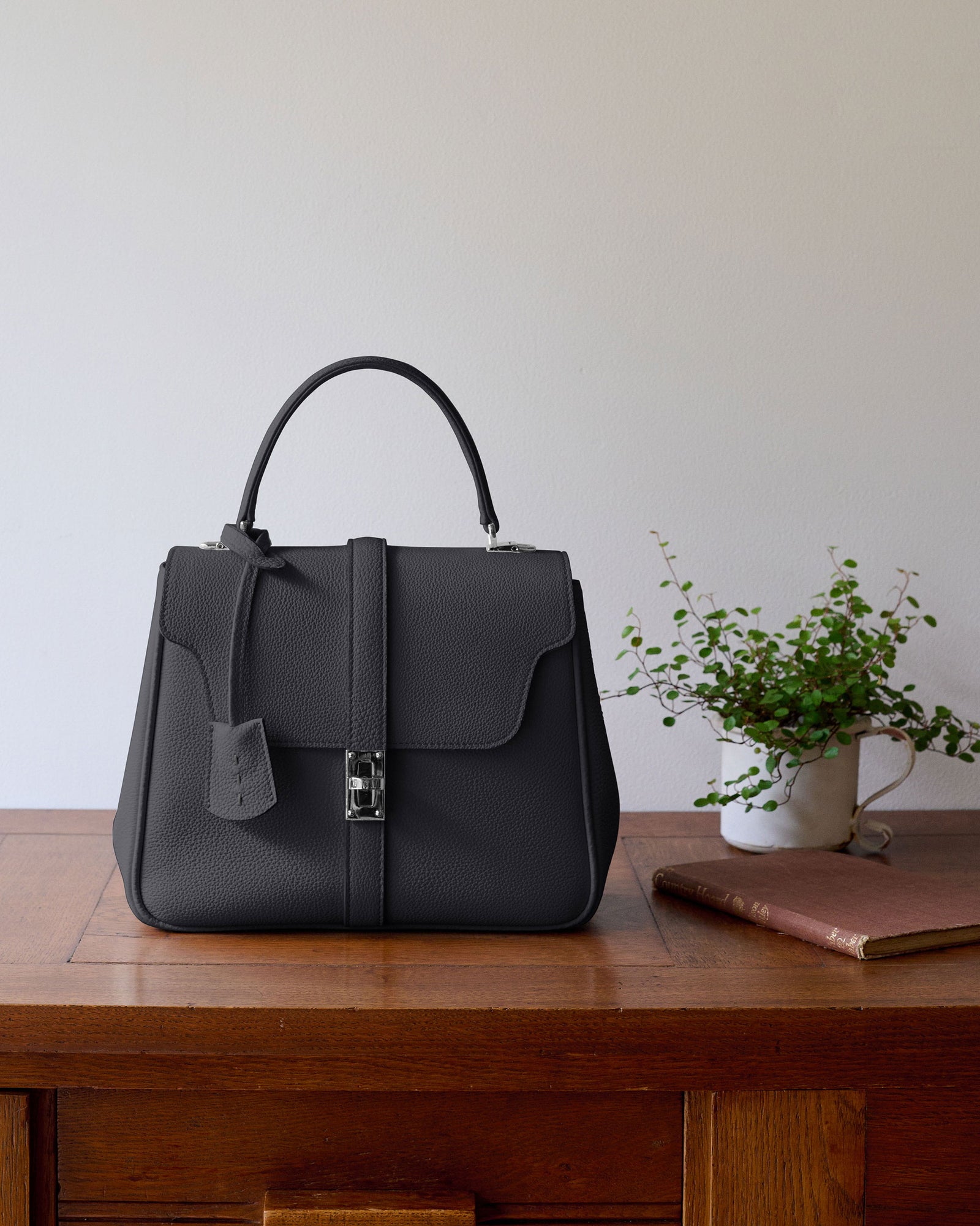 MIRIAM [BLACK] ｜日本製の本革バッグ・財布｜NAGATANI（ナガタニ